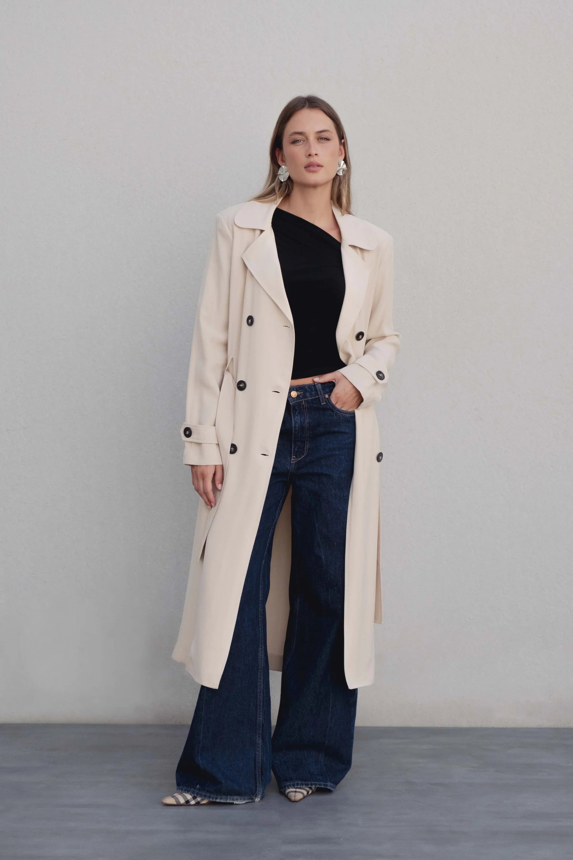 Manteau trench fluide – Élégance et confort intemporel Sapiato