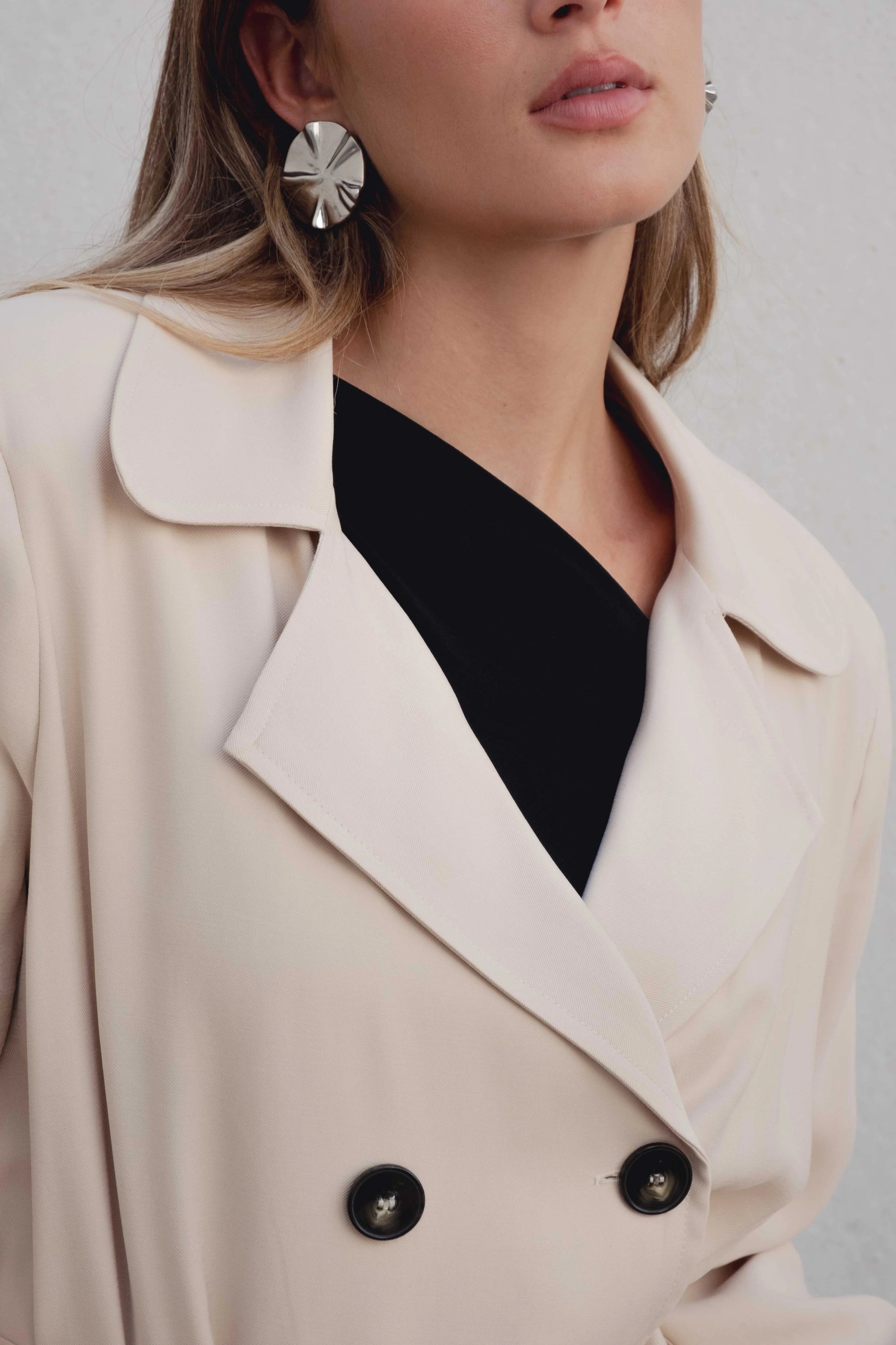 Manteau trench fluide – Élégance et confort intemporel Sapiato