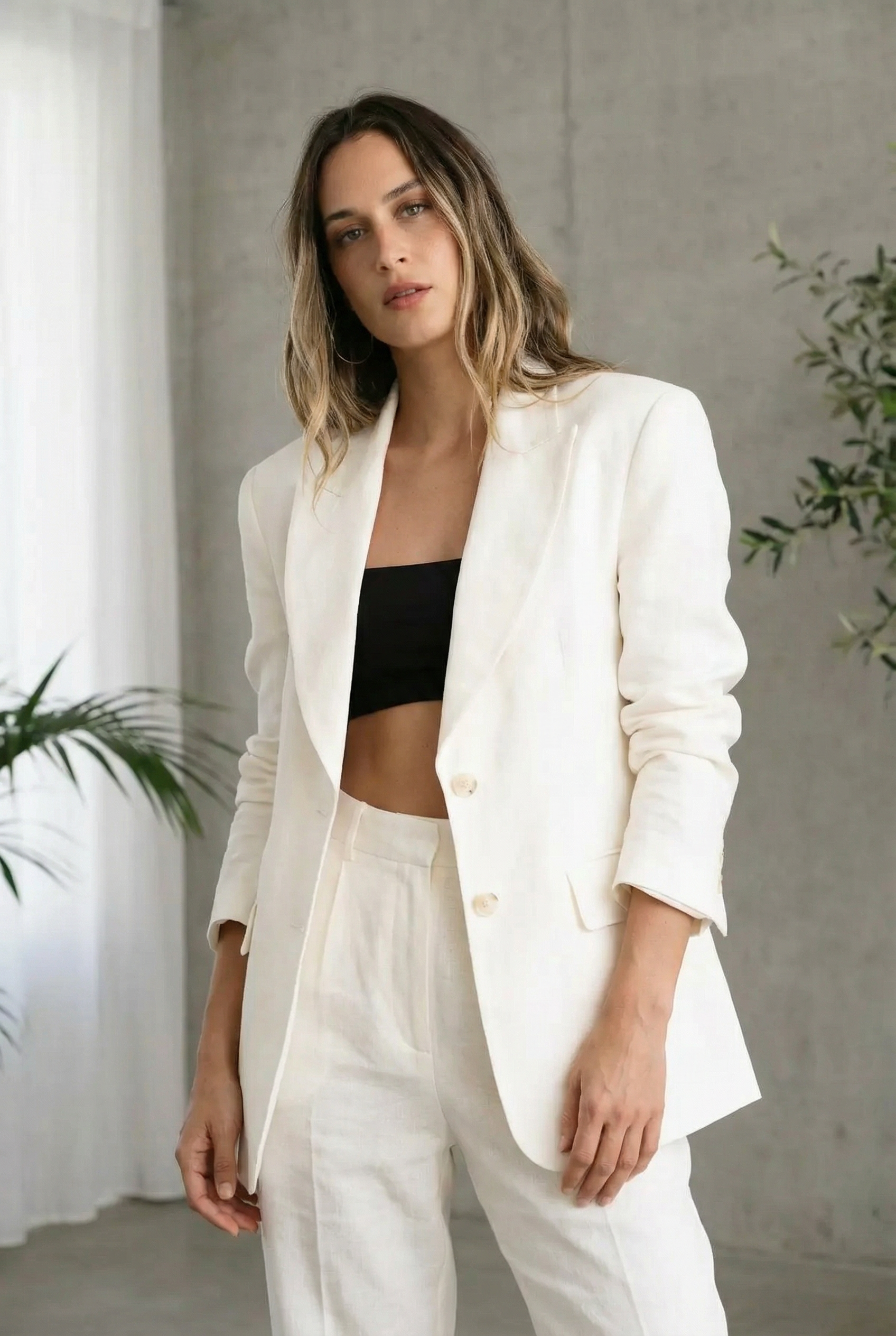 Pantalones de lino de cintura alta para mujer en blanco: elegantes y fluidos para el verano, ideales para la oficina y salidas.