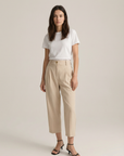 Pantalones cortos plisados ​​de cintura baja para mujer, negros o beige: elegancia y comodidad para el día a día.