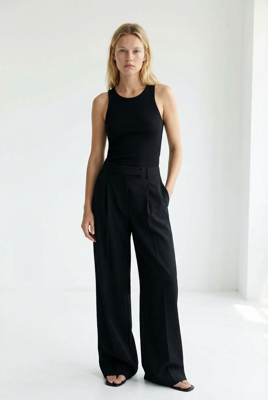 Pantalon noir fluide à pinces