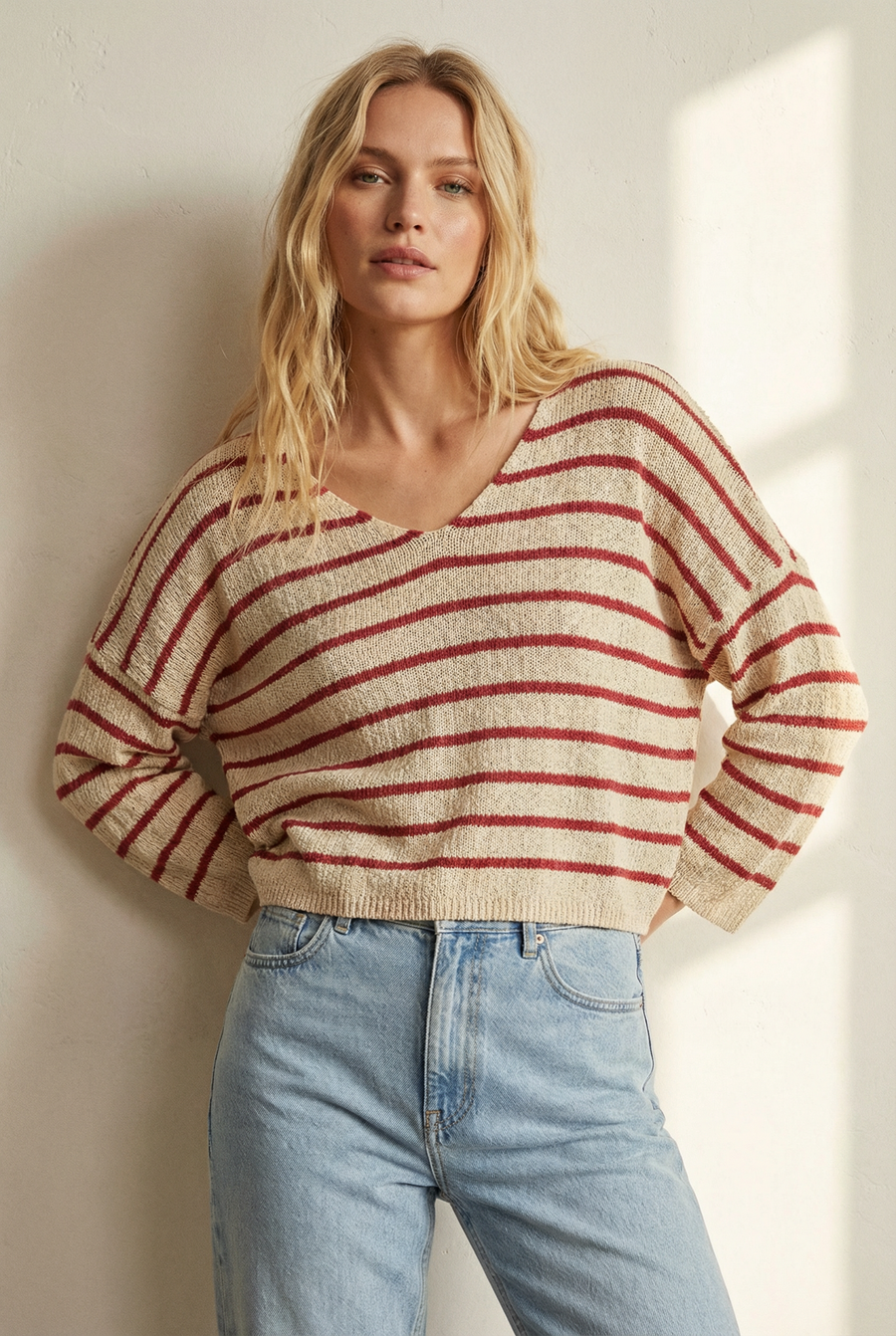 Pull court femme en maille torsadée col V style cropped