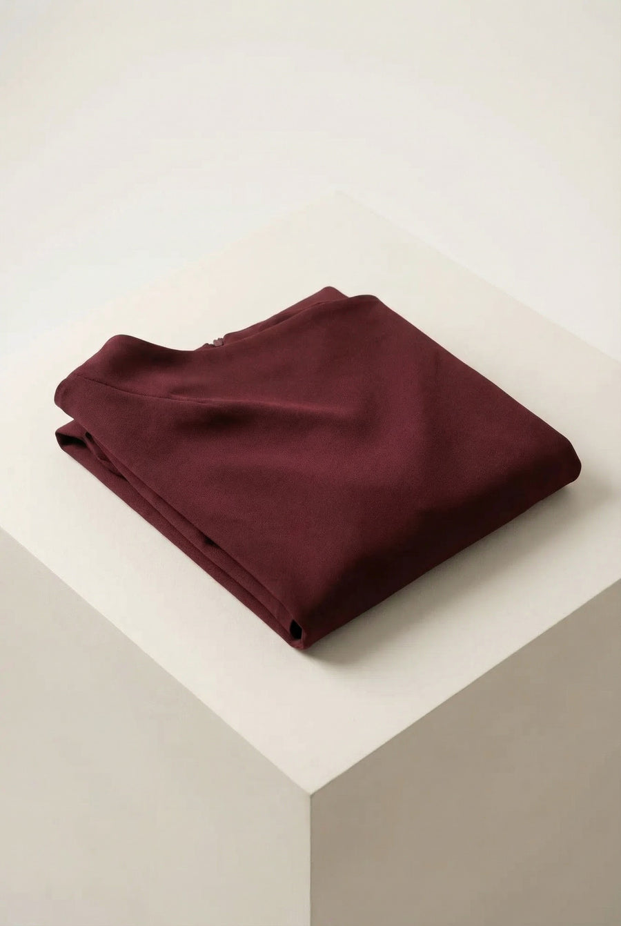 Robe Asymétrique Chic Bordeaux