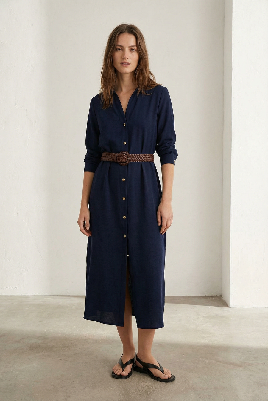 Robe Chemise Longue Bleu Marine Avec Ceinture Tressée