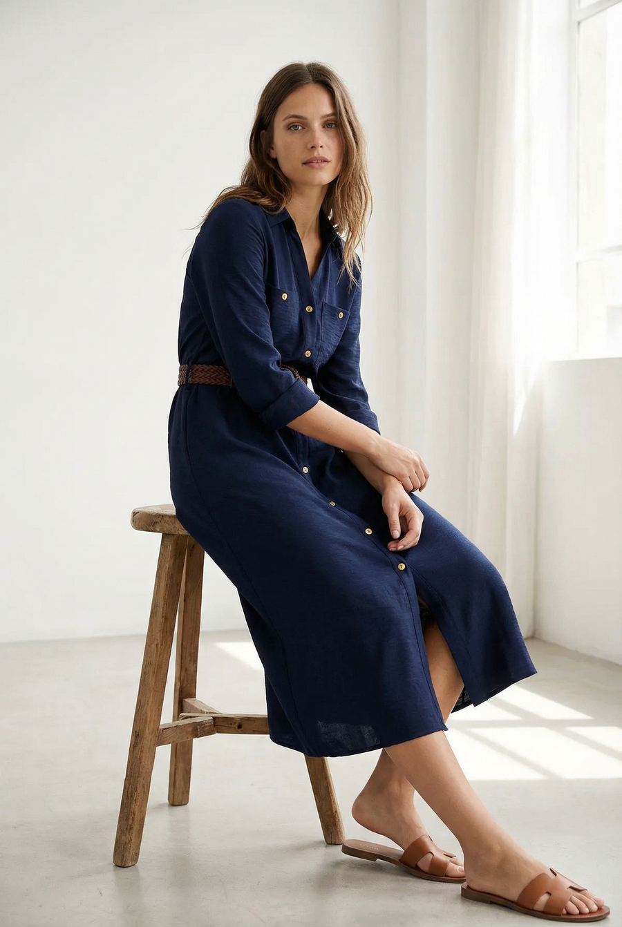Robe Chemise Longue Bleu Marine Avec Ceinture Tressée