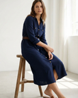Robe Chemise Longue Bleu Marine Avec Ceinture Tressée
