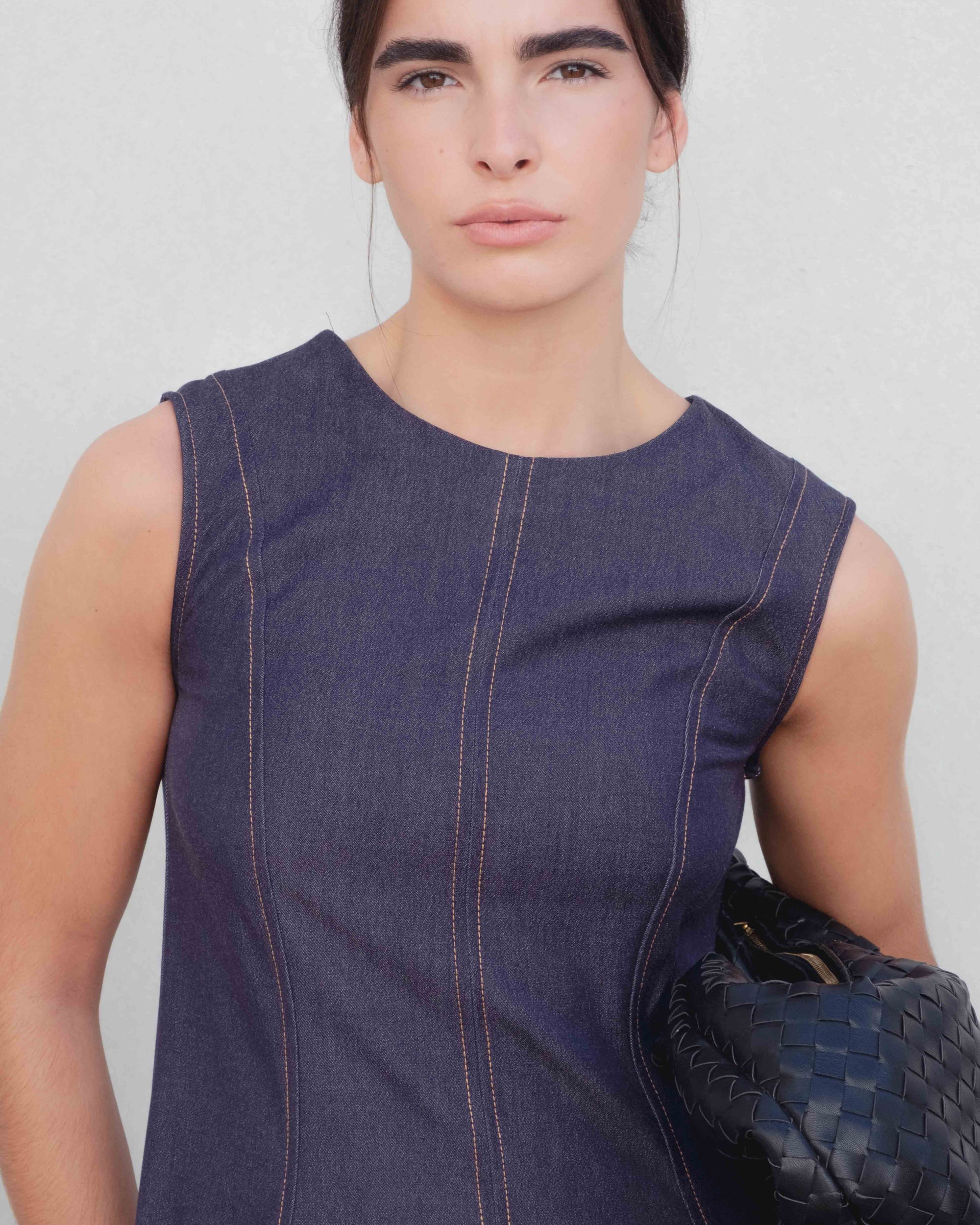 Élégante robe midi coupe droite vaquero effet denim polyester