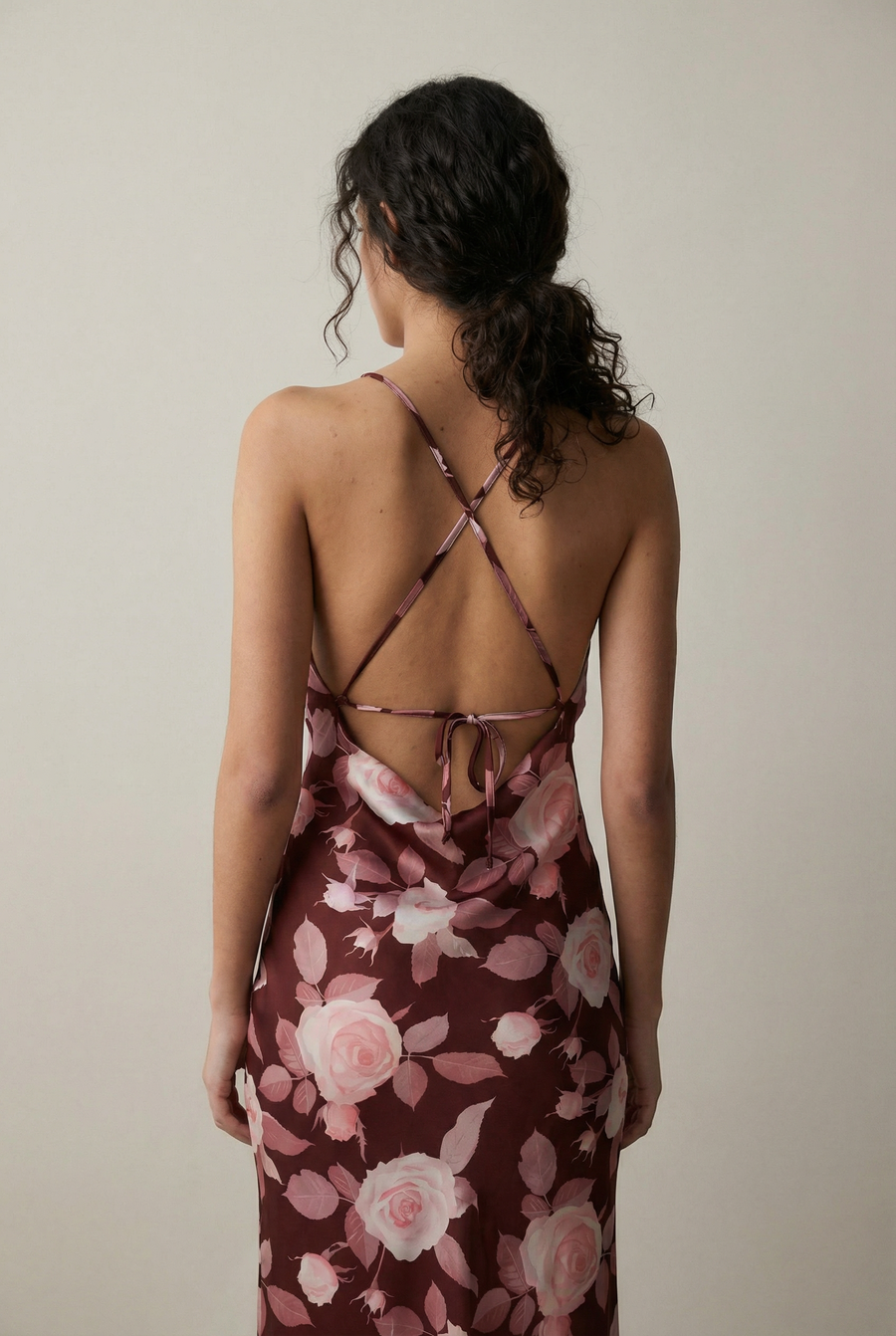 Robe Longue Fleurie Femme En Satin, Dos Nu Croisé, Fente Élégante vue 7