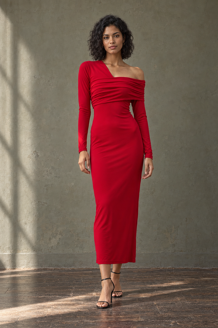 Robe Rouge Moulante Asymétrique