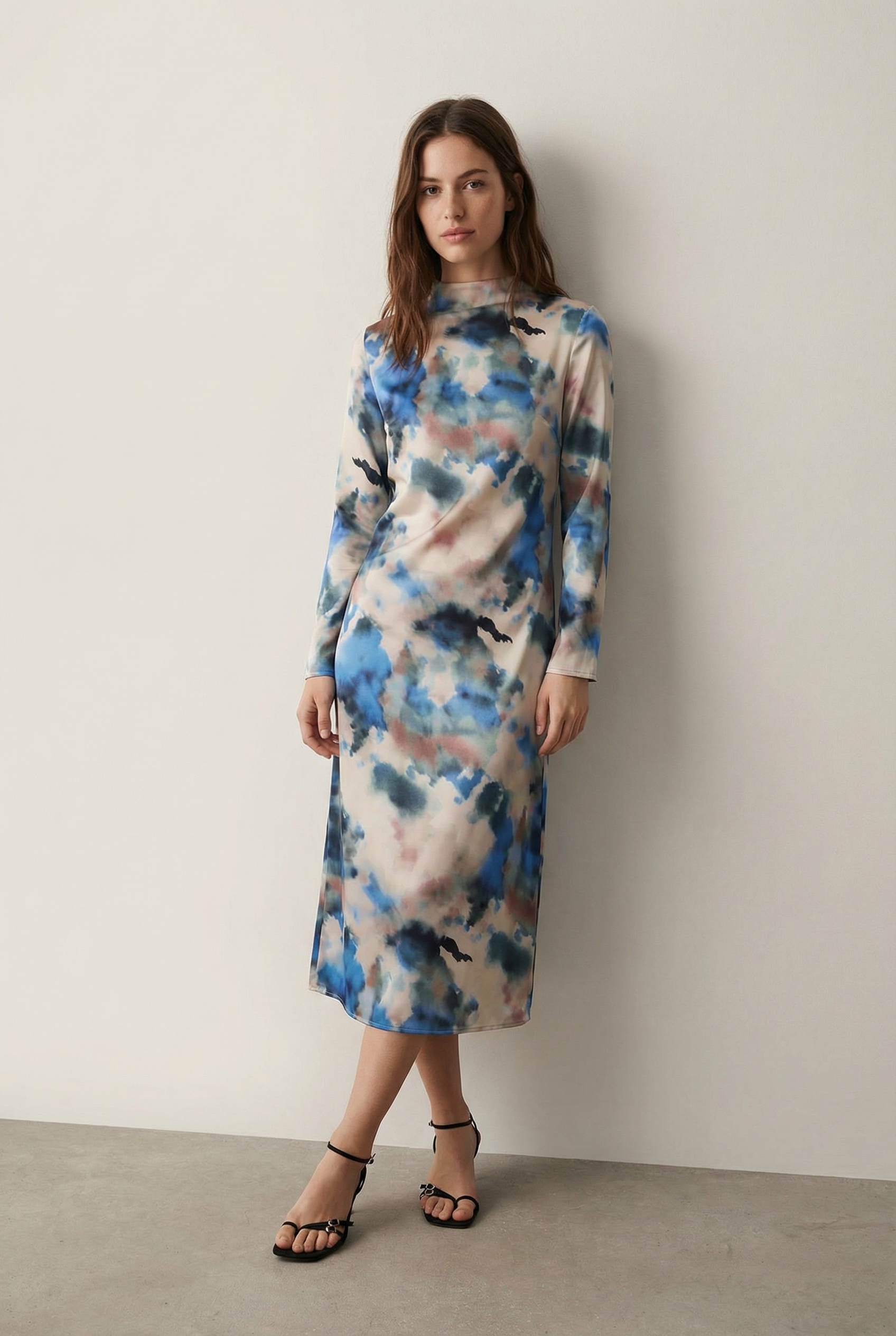 Robe Satin Longue Manche Longue Imprimée Aquarelle – Élégance Artistique et Chic
