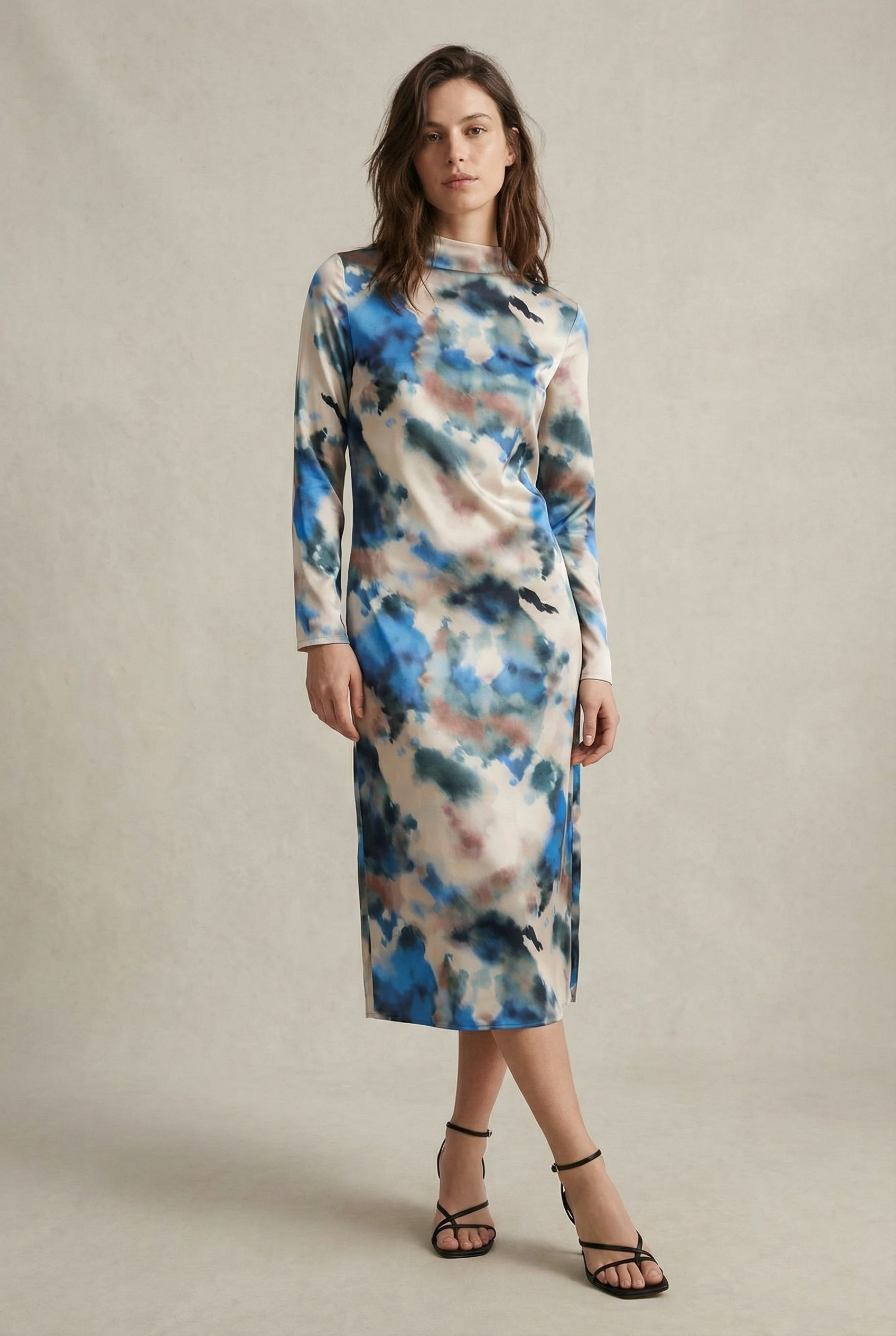 Robe Satin Longue Manche Longue Imprimée Aquarelle – Élégance Artistique et Chic