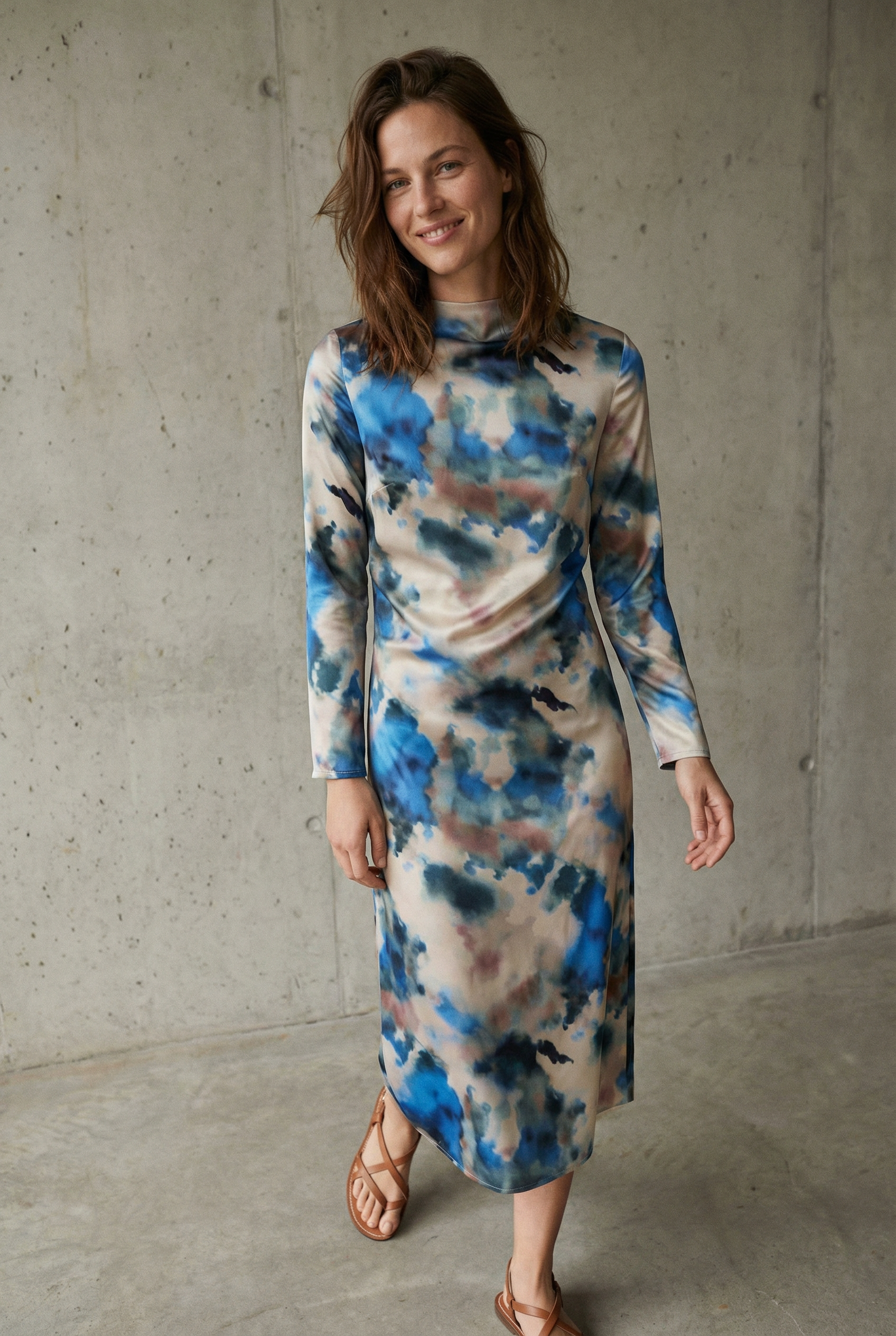 Robe Satin Longue Manche Longue Imprimée Aquarelle – Élégance Artistique et Chic
