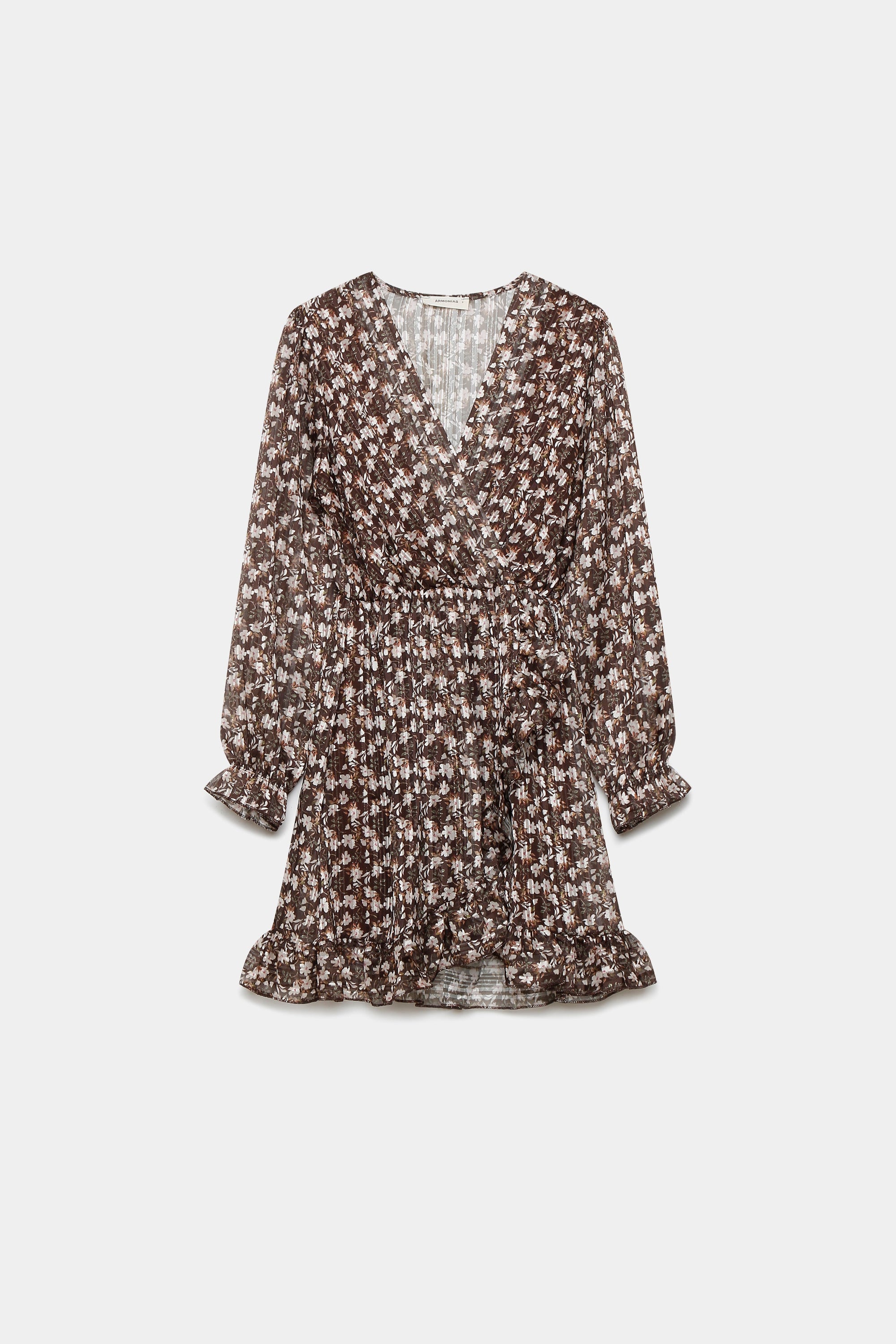 Image de la robe fluide fleurie sur fond blanc, affichant son design élégant et ses couleurs marron.