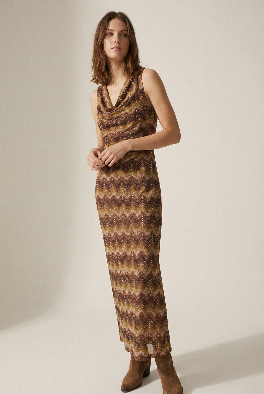 Robe longue fluide – Coupe sans manches col V – Polyester extensible
