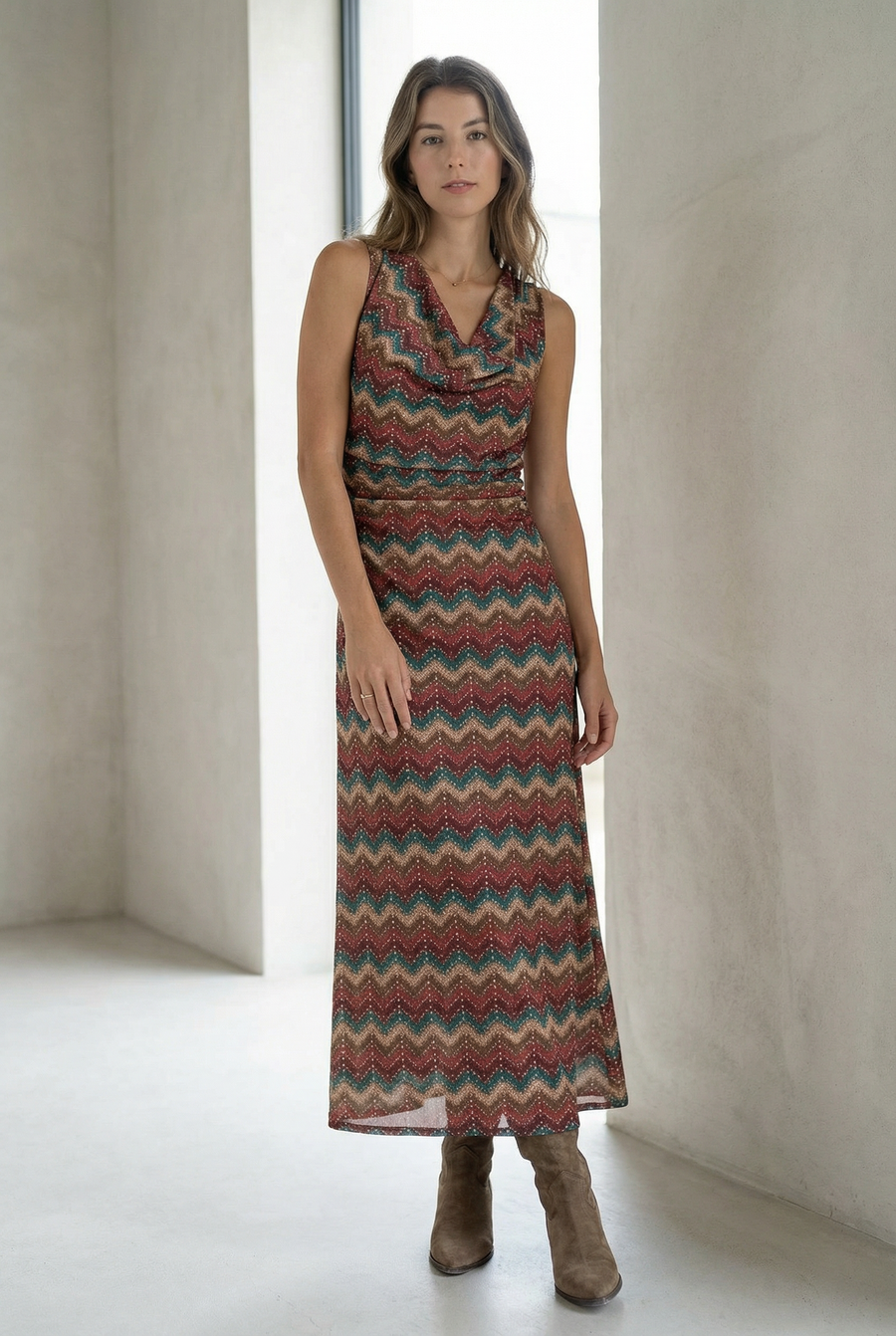 Robe longue fluide – Coupe sans manches col V – Polyester extensible