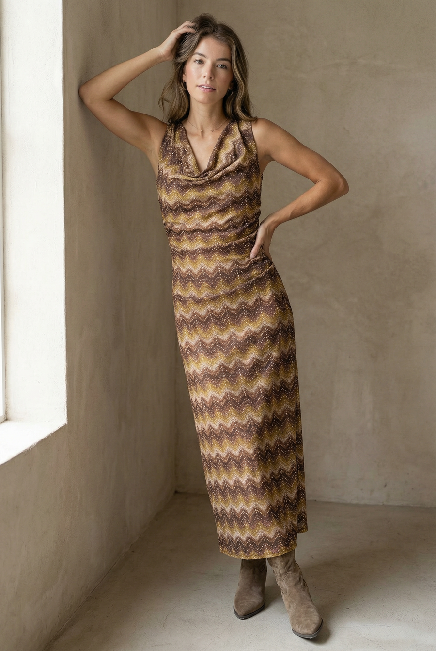Robe longue fluide – Coupe sans manches col V – Polyester extensible