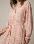 Robe longue fluide imprimée avec ceinture rose