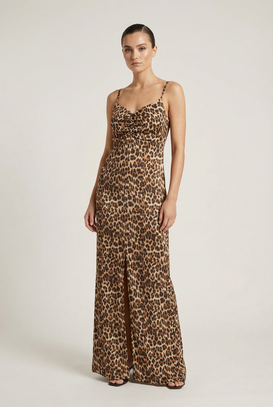 Robe longue satinée léopard