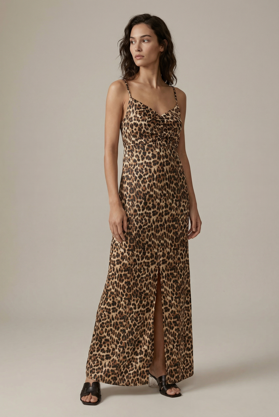 Robe longue satinée léopard