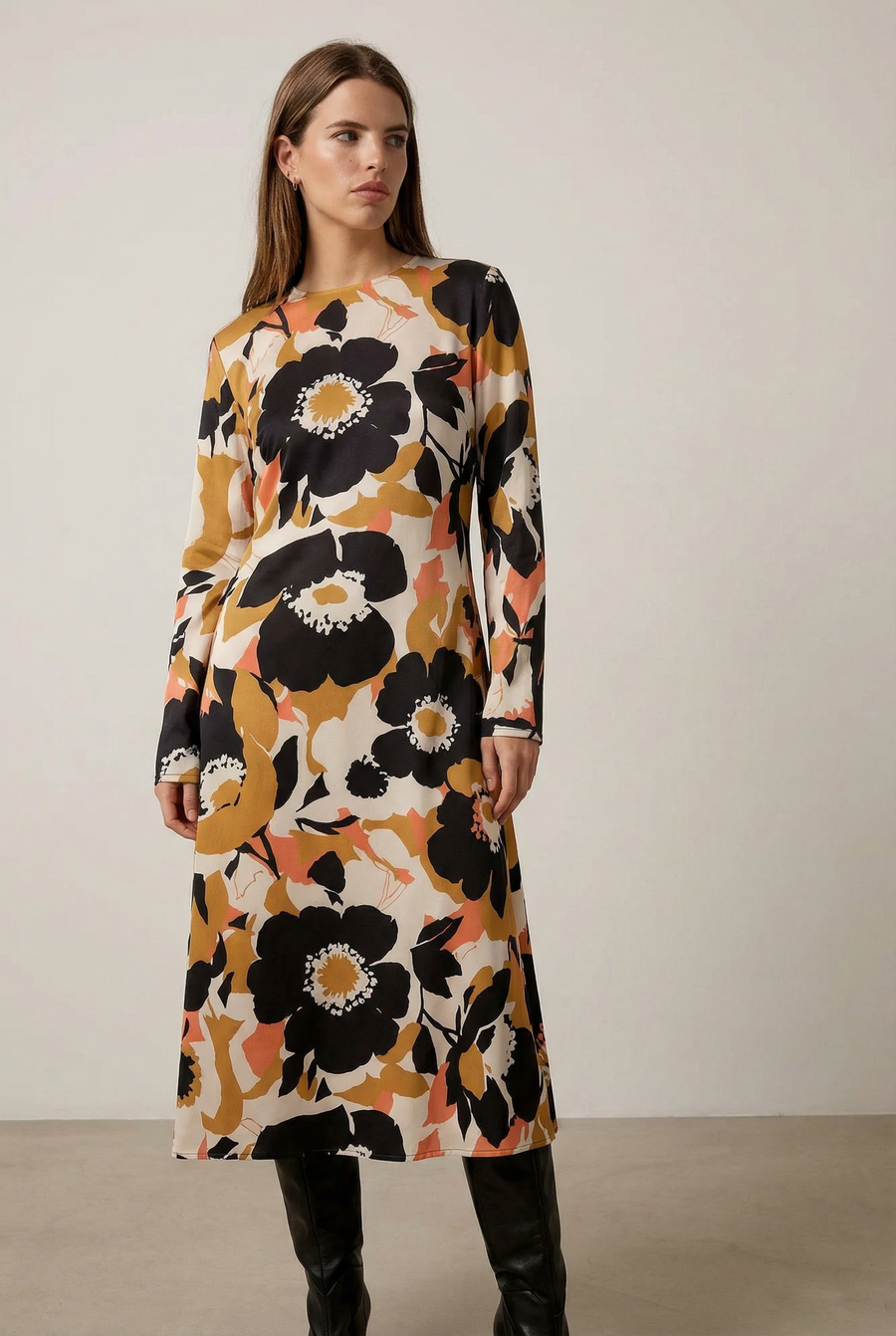 Robe midi florale à manches longues détail du produit