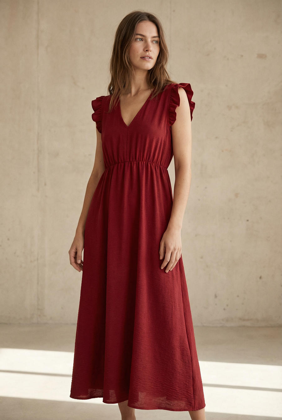 Robe midi fluide V-col sans manches taille élastique