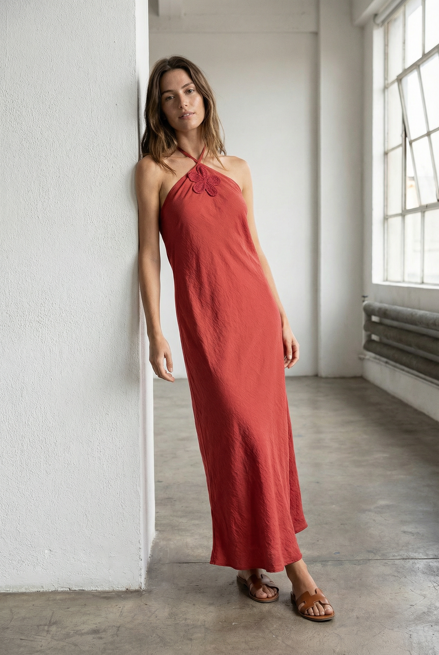 Robe midi halter fluide en viscose