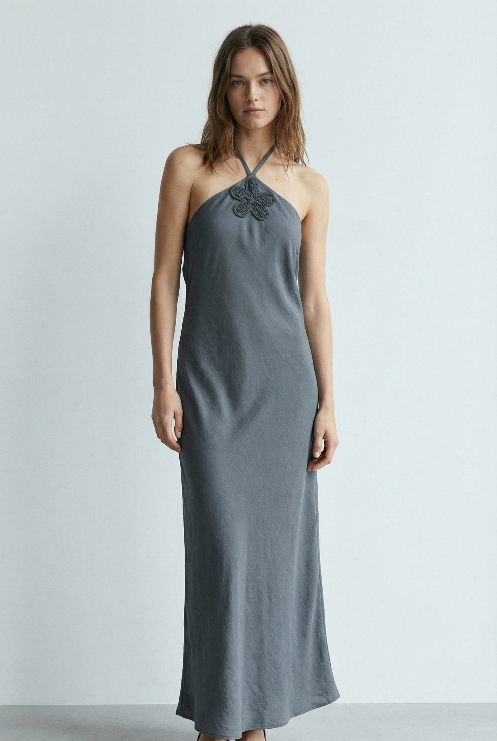 Robe midi halter fluide en viscose