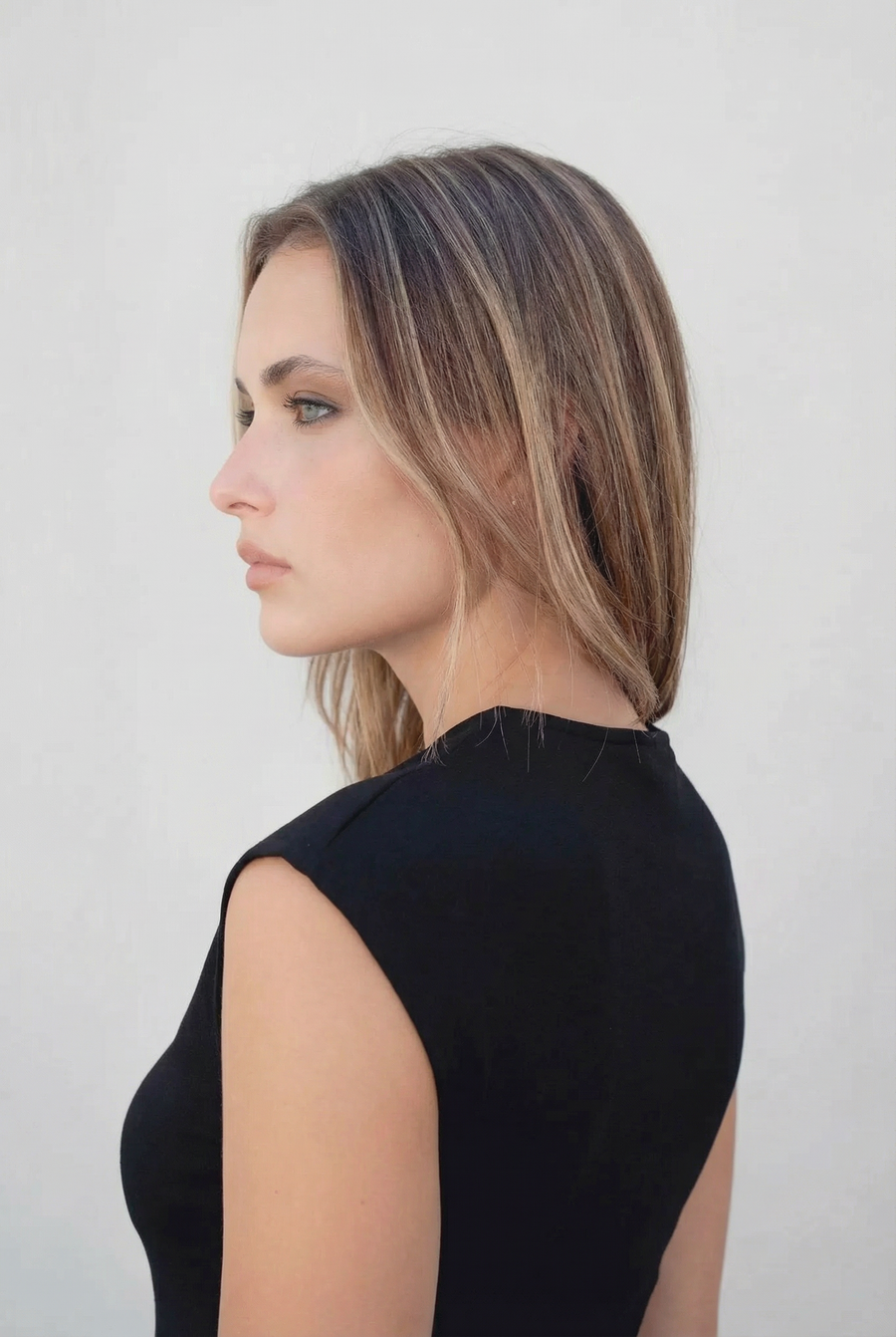 Robe midi noire chic détail doré