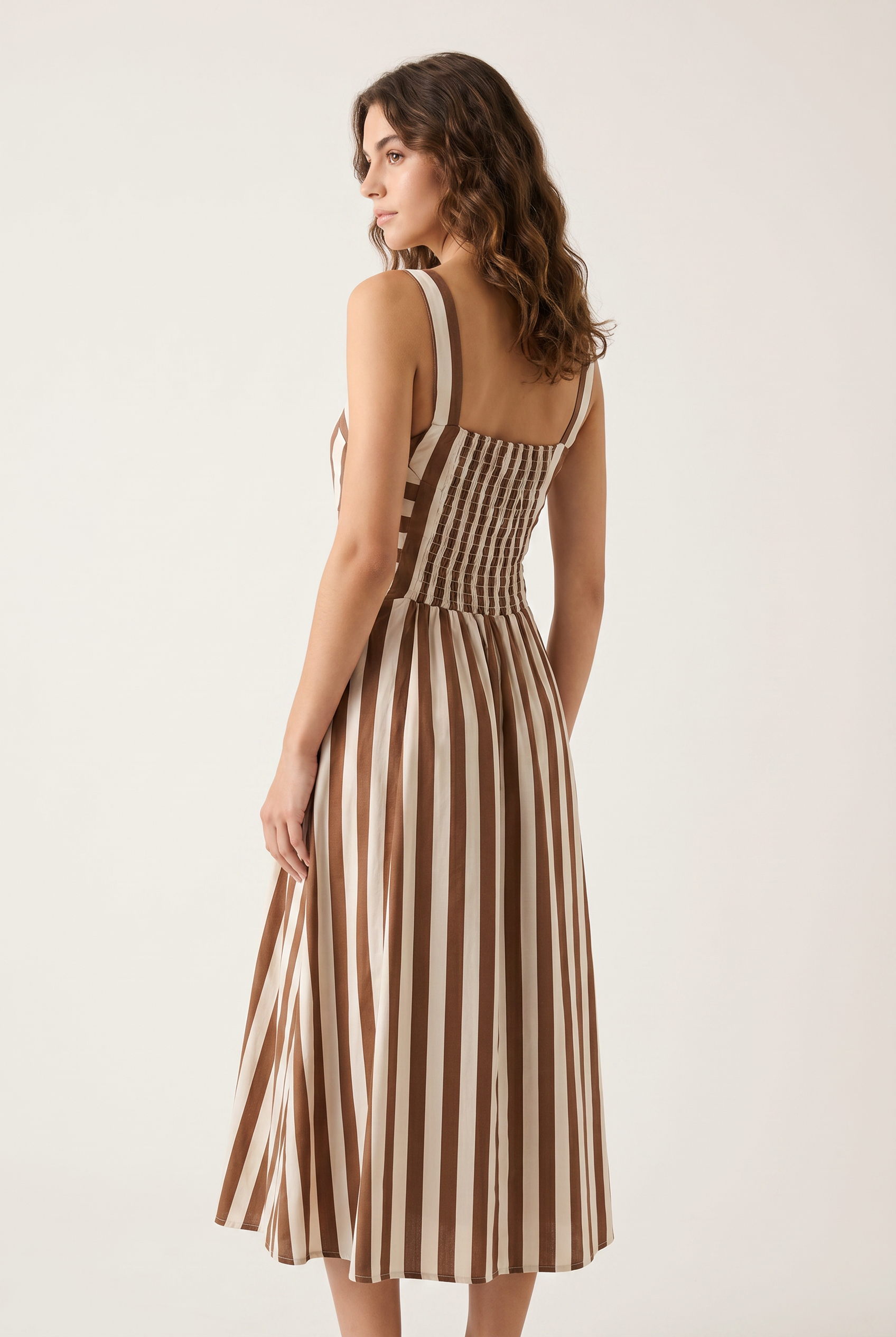 Robe midi rayée à bretelles larges