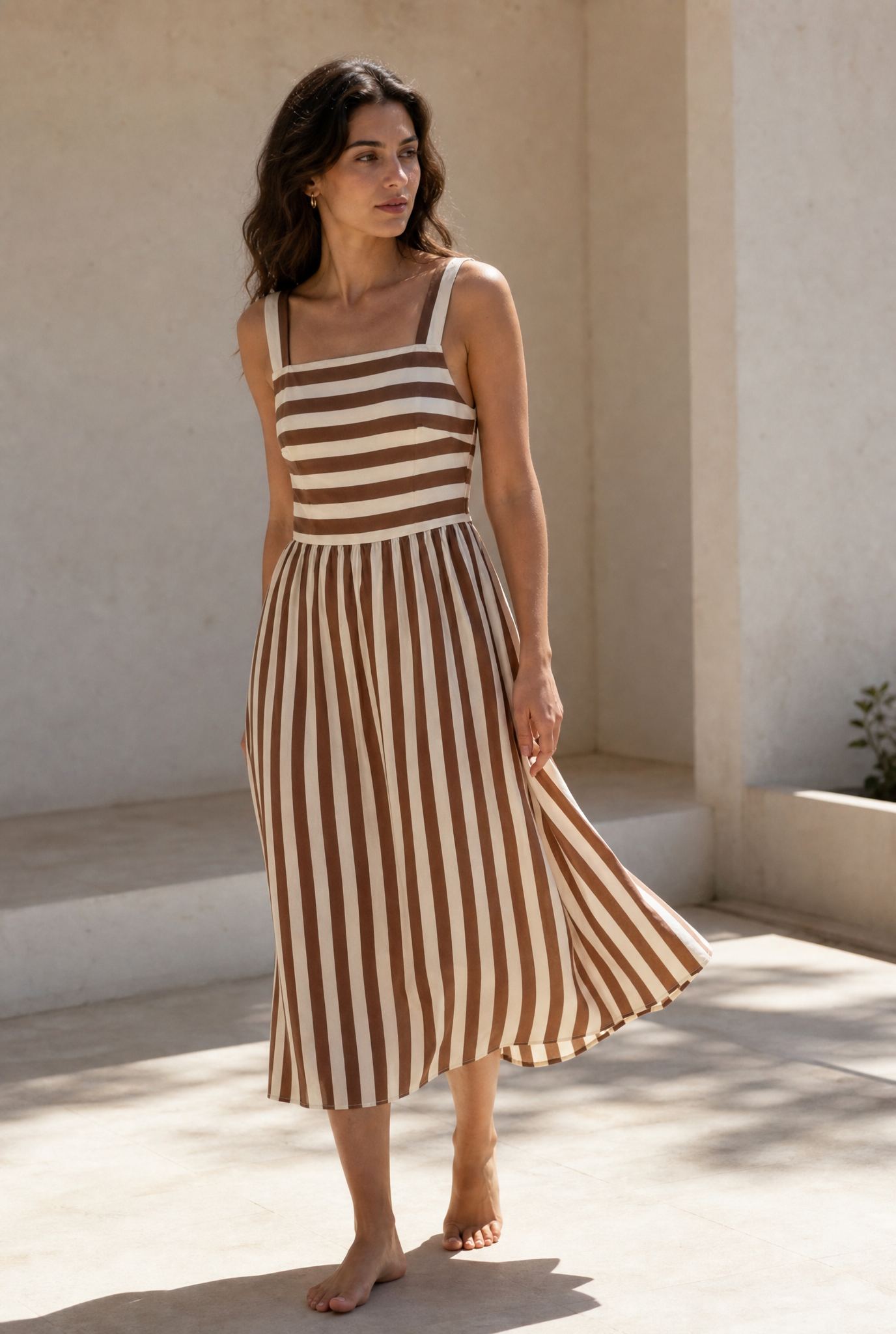 Robe midi rayée à bretelles larges