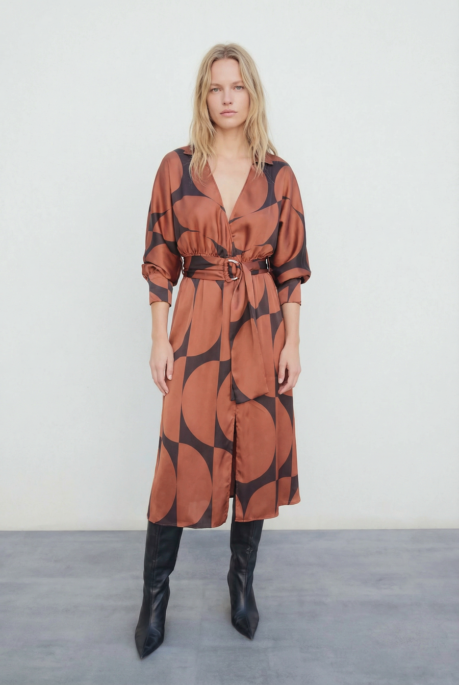 Robe portefeuille imprimé géométrique noir marron