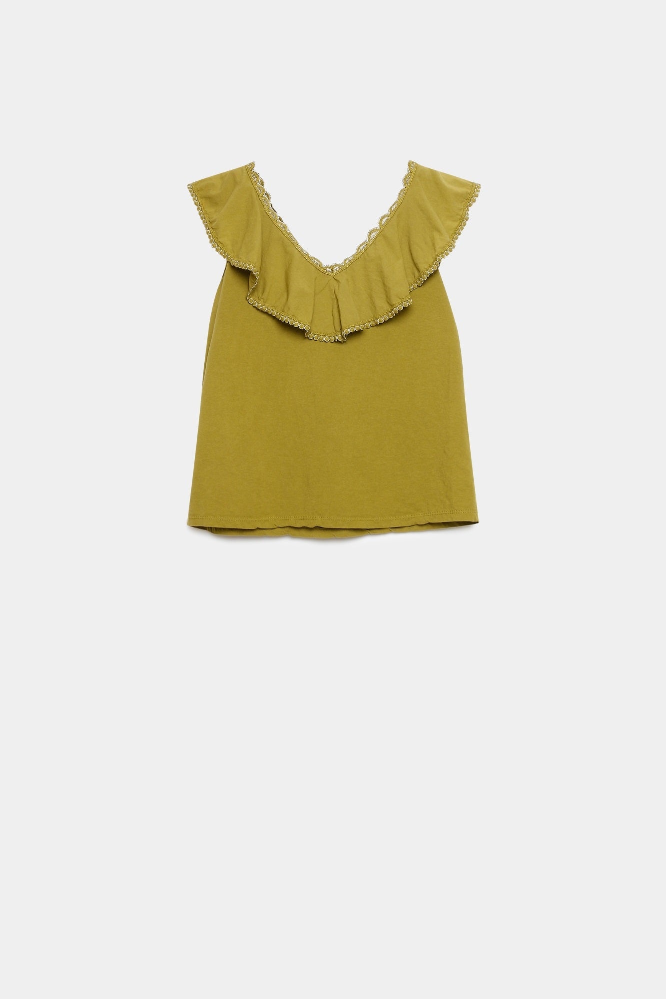 Top coton brodé volants femme en olive, affiché à plat pour mettre en avant son design unique.
