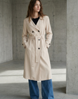 Fluid trench coat – Timeless elegance and comfort