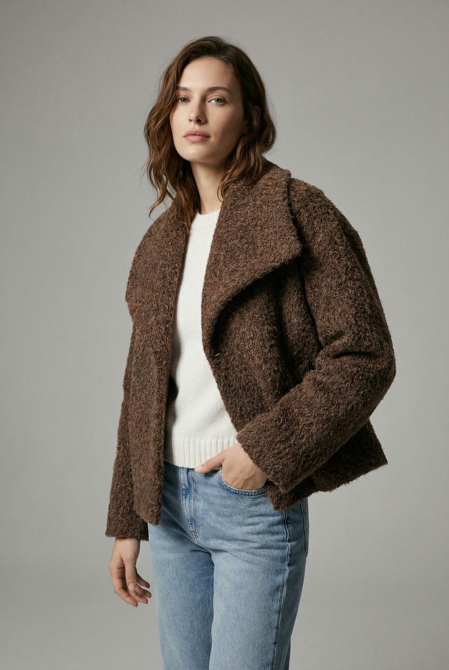 Veste courte effet poil doublée col à revers vue principale