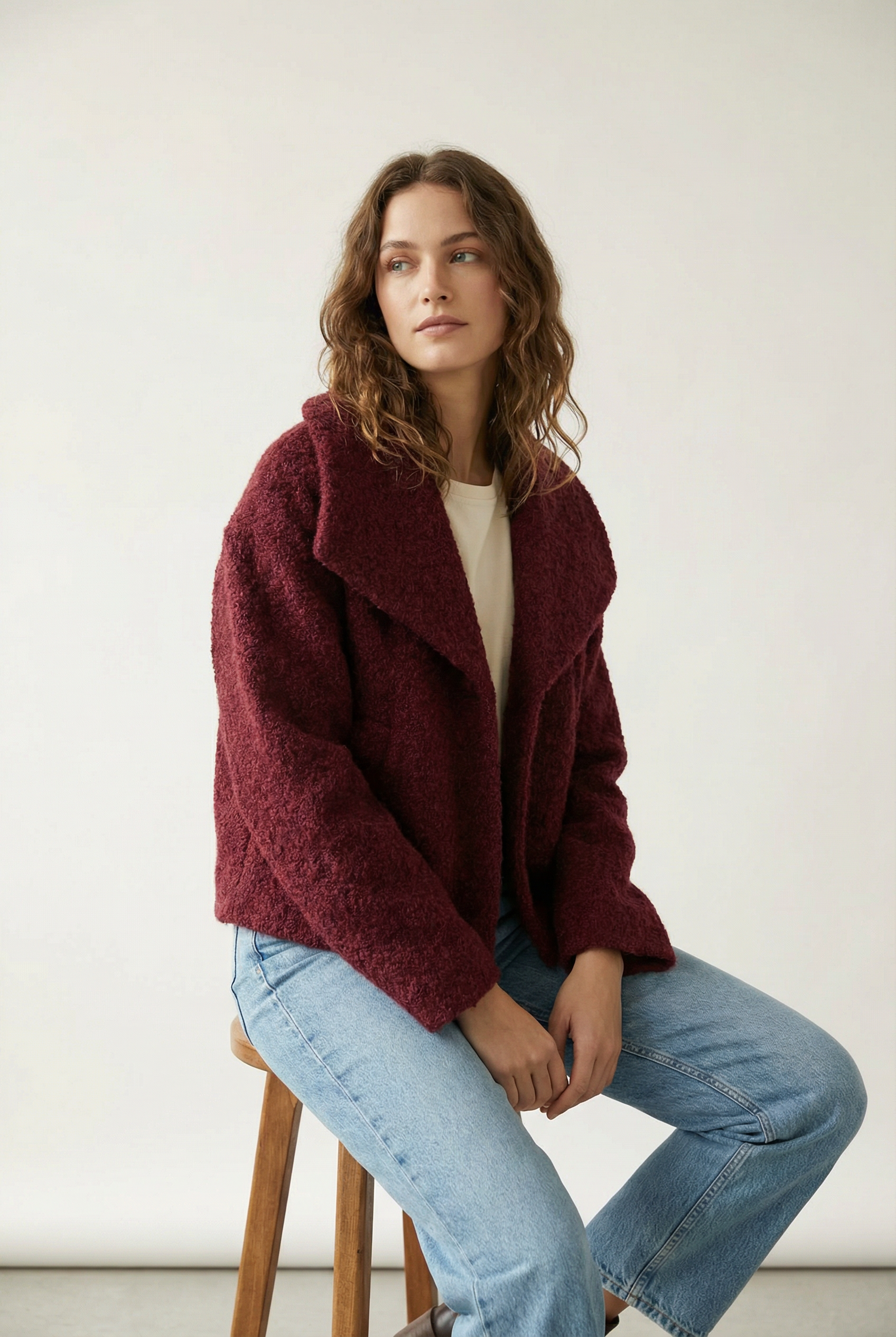 Veste courte effet poil doublée col à revers