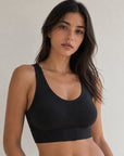 Brassière noire décolleté en V