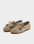 Mocassins en suédine taupe à pampilles