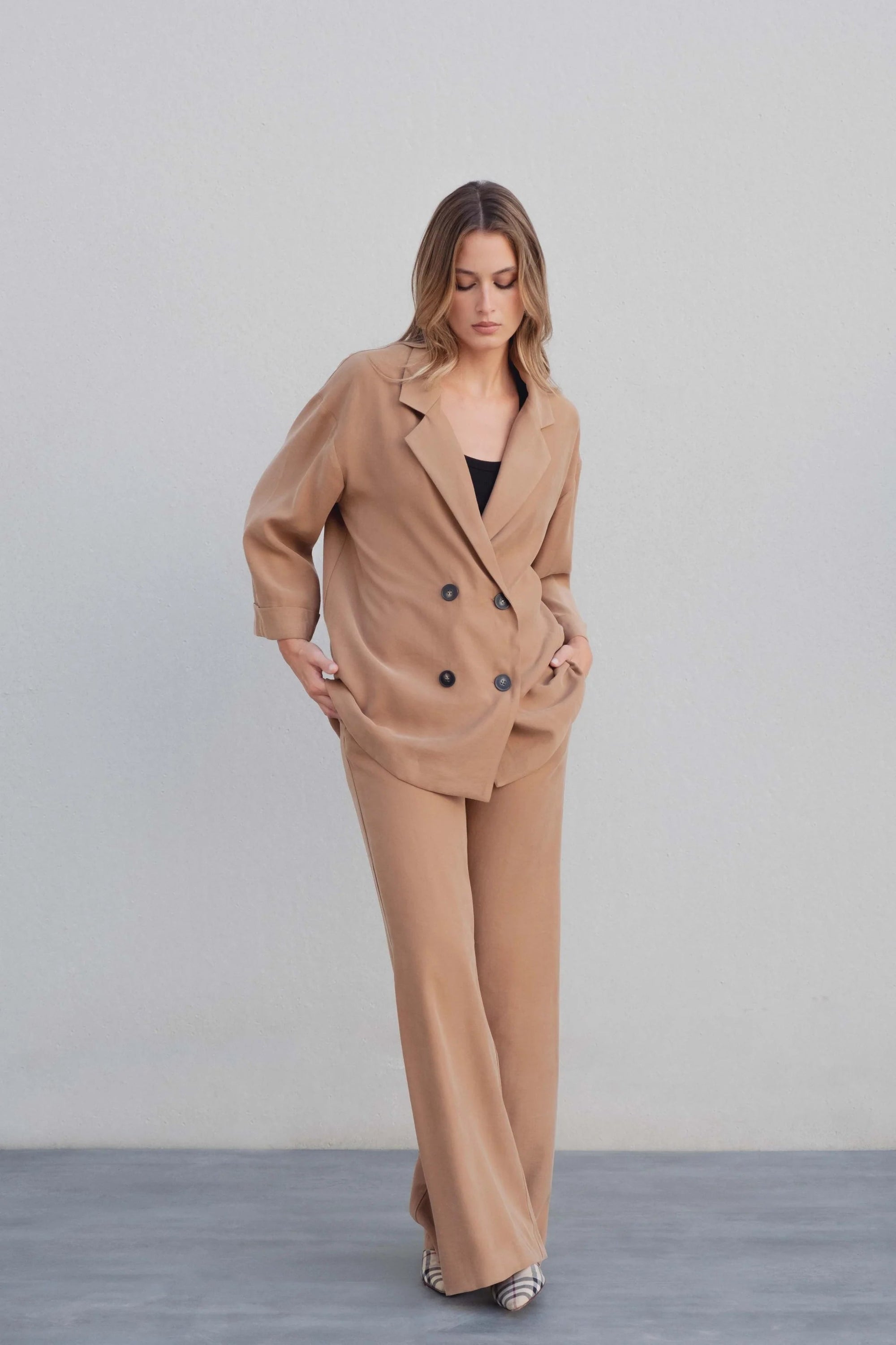 Blazer oversize croisé – Coupe fluide – Camel – Tissu léger Sapiato