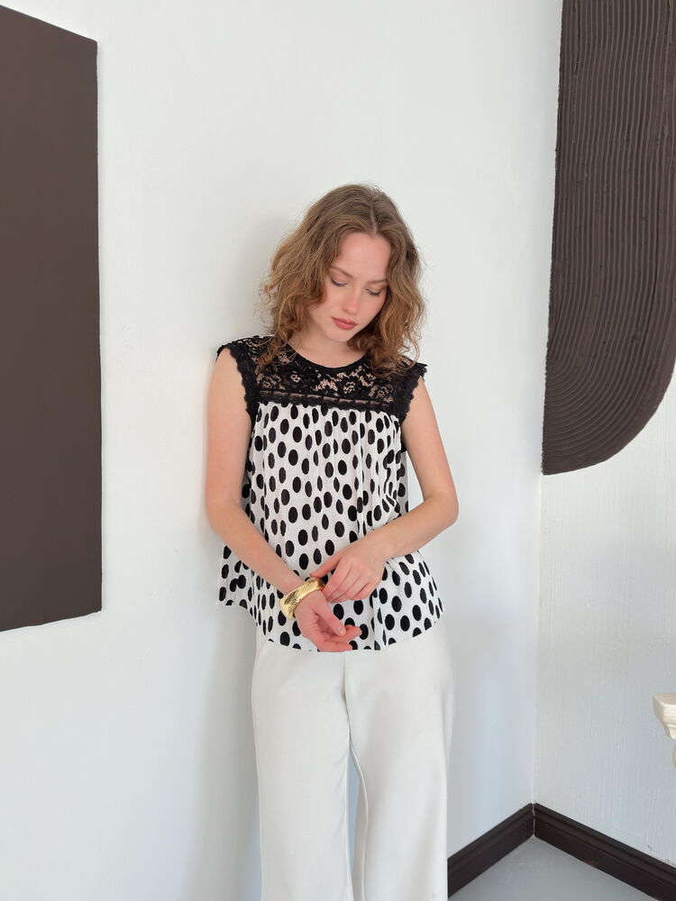top13832 chemisier noir a pois sans manches image 2