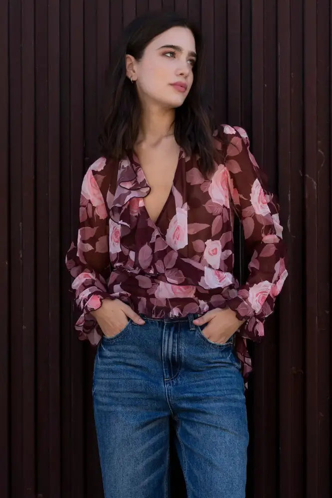 Blouse à volants imprimée florale pour femmes avec manches longues et jeans bleus
