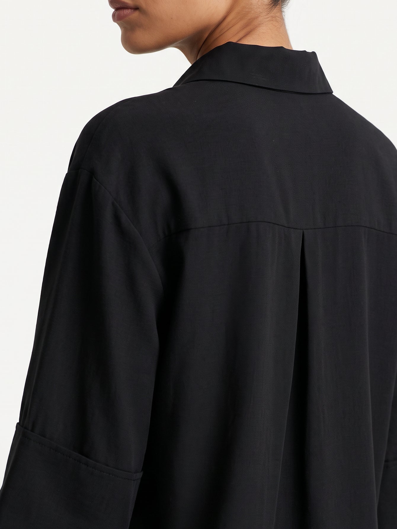 blouse noire portée