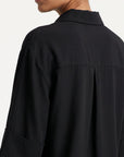 blouse noire portée