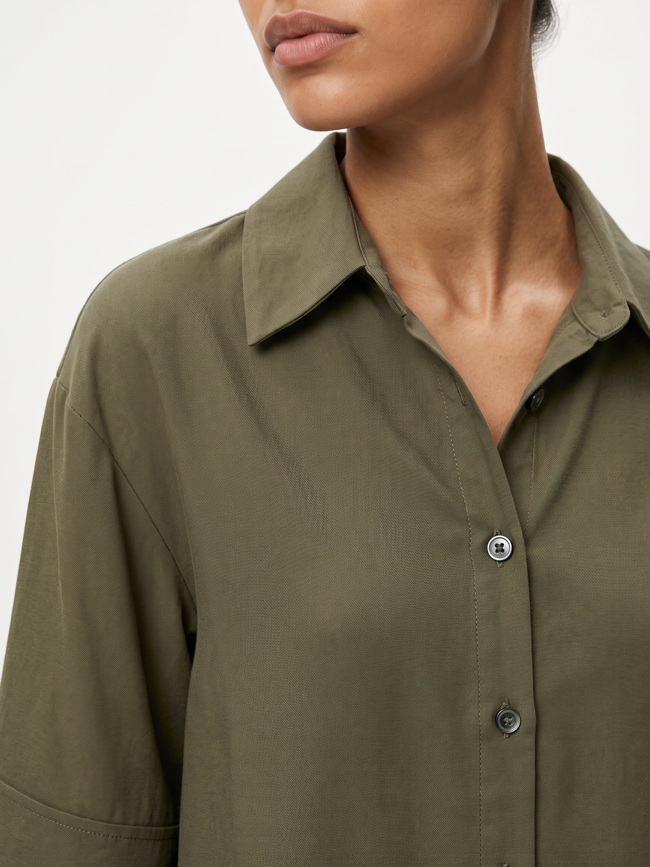 empiècement dos détail blouse kaki