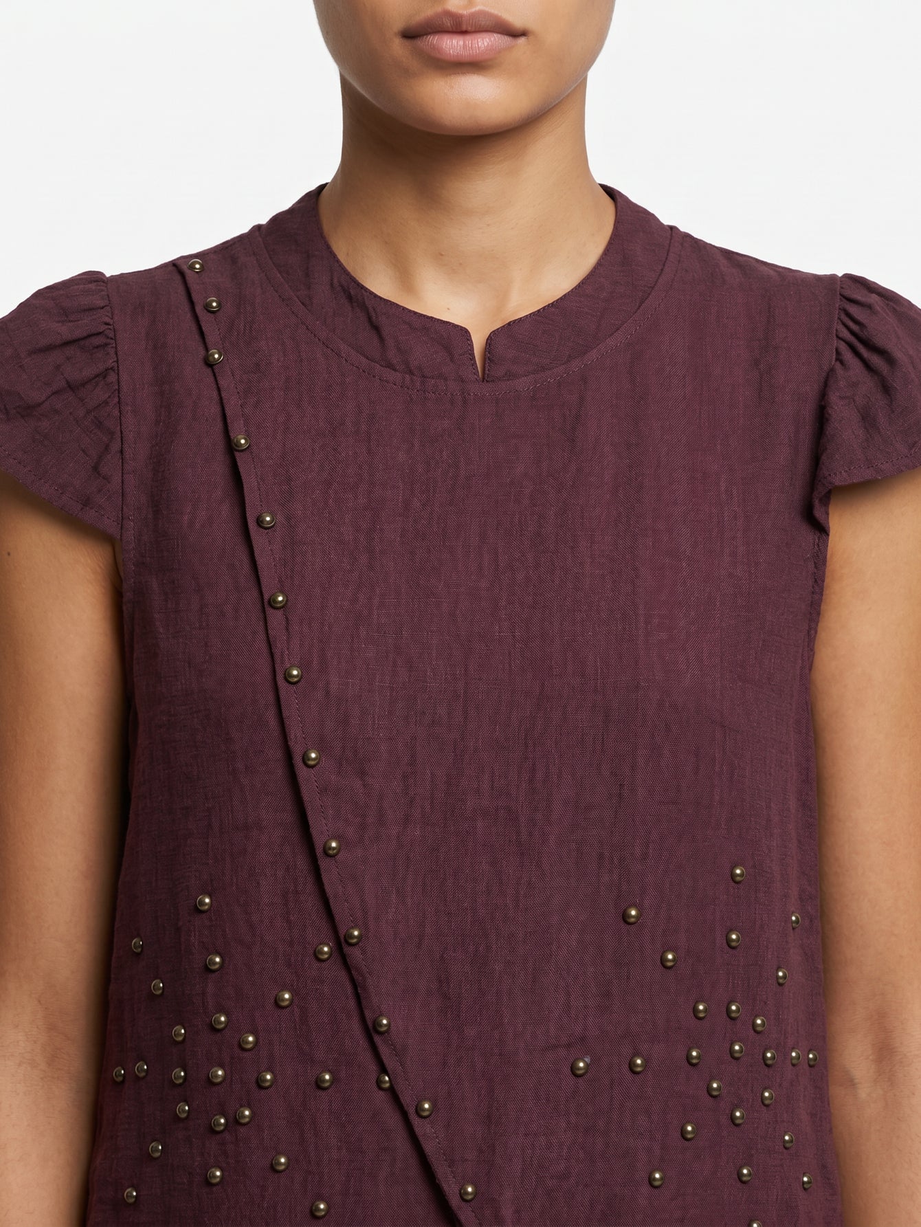 Zoom blouse prune clous métalliques