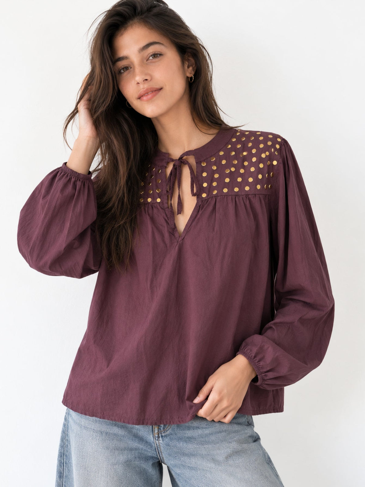 Blouse prune à pastilles dorées vue de face