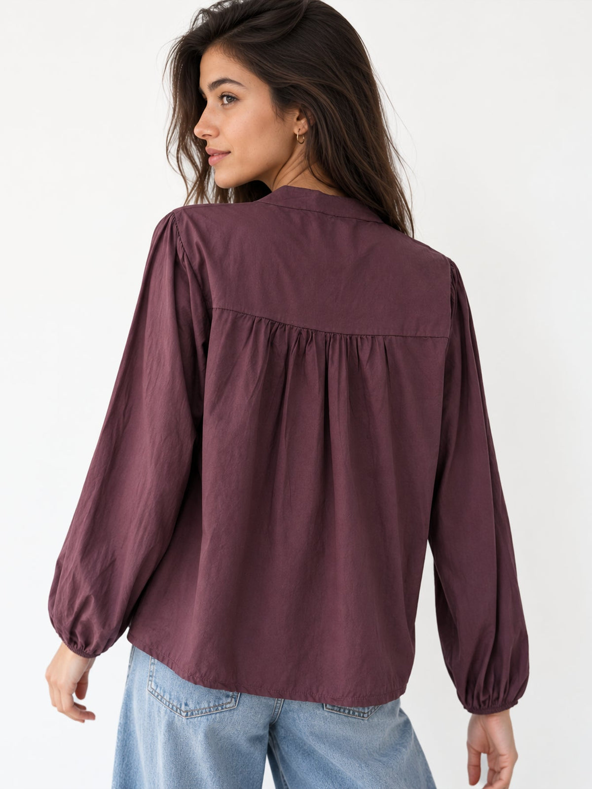 Dos de la blouse prune avec fronces