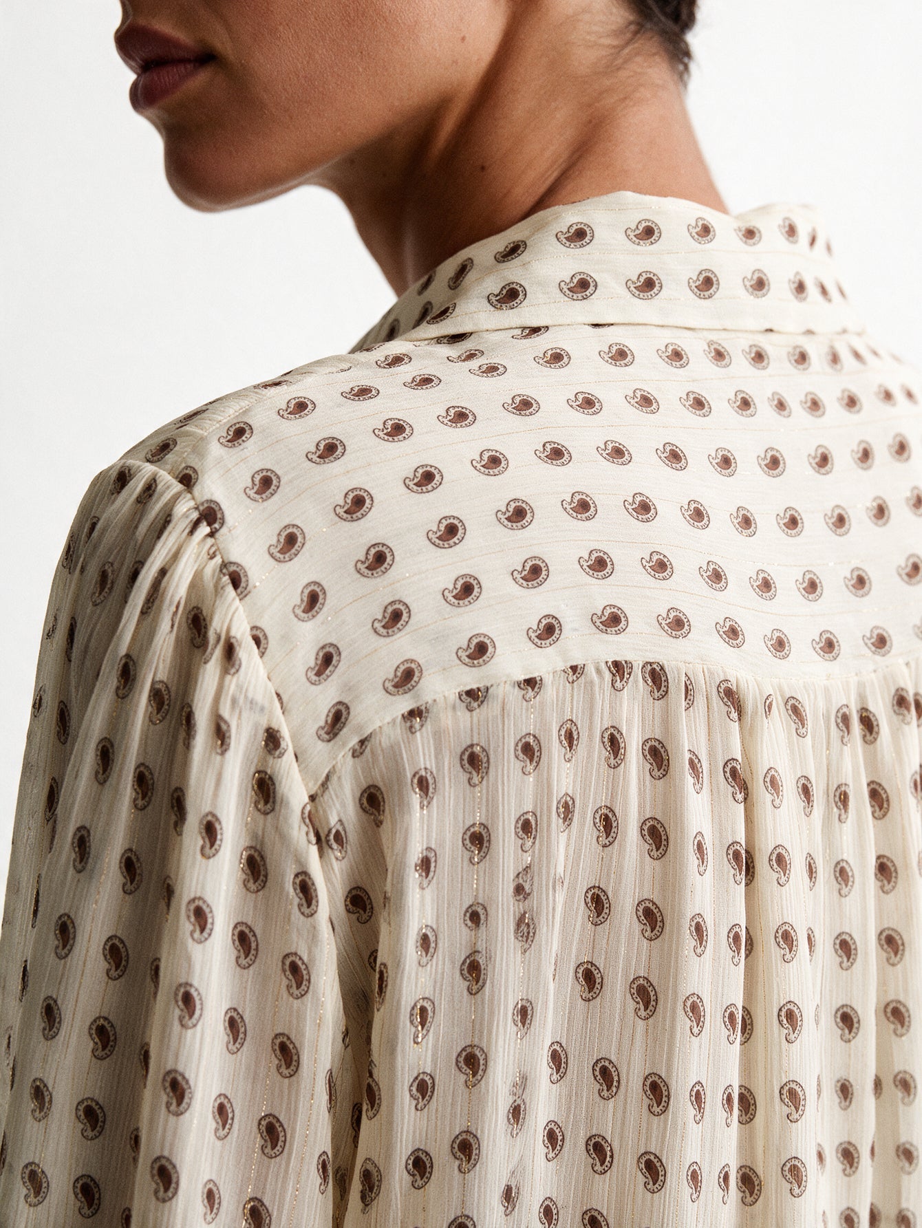blouse patte boutonnée beige