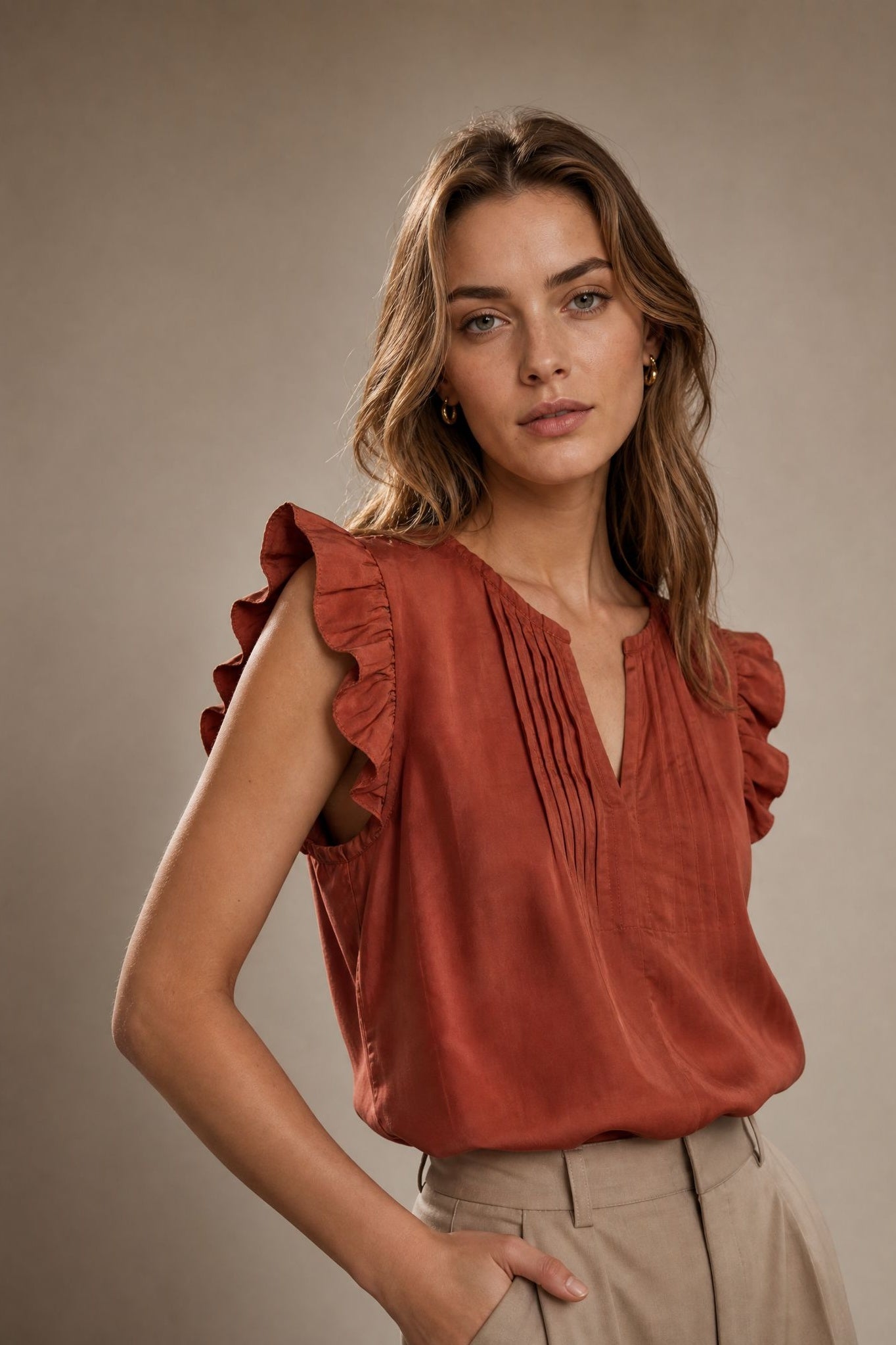 blouse volants terracotta lumière naturelle