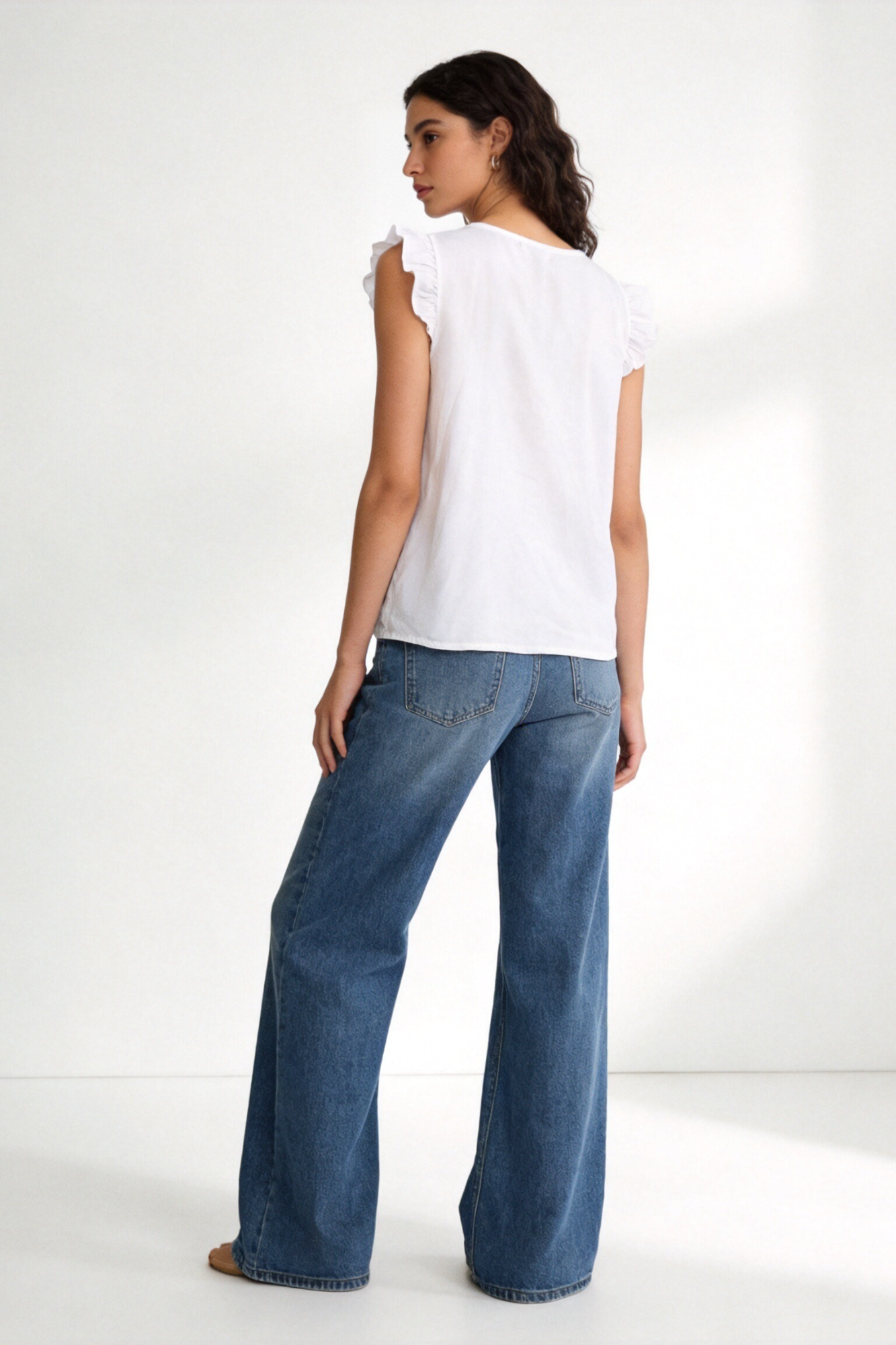 blouse fluide a volants col fendu image 2