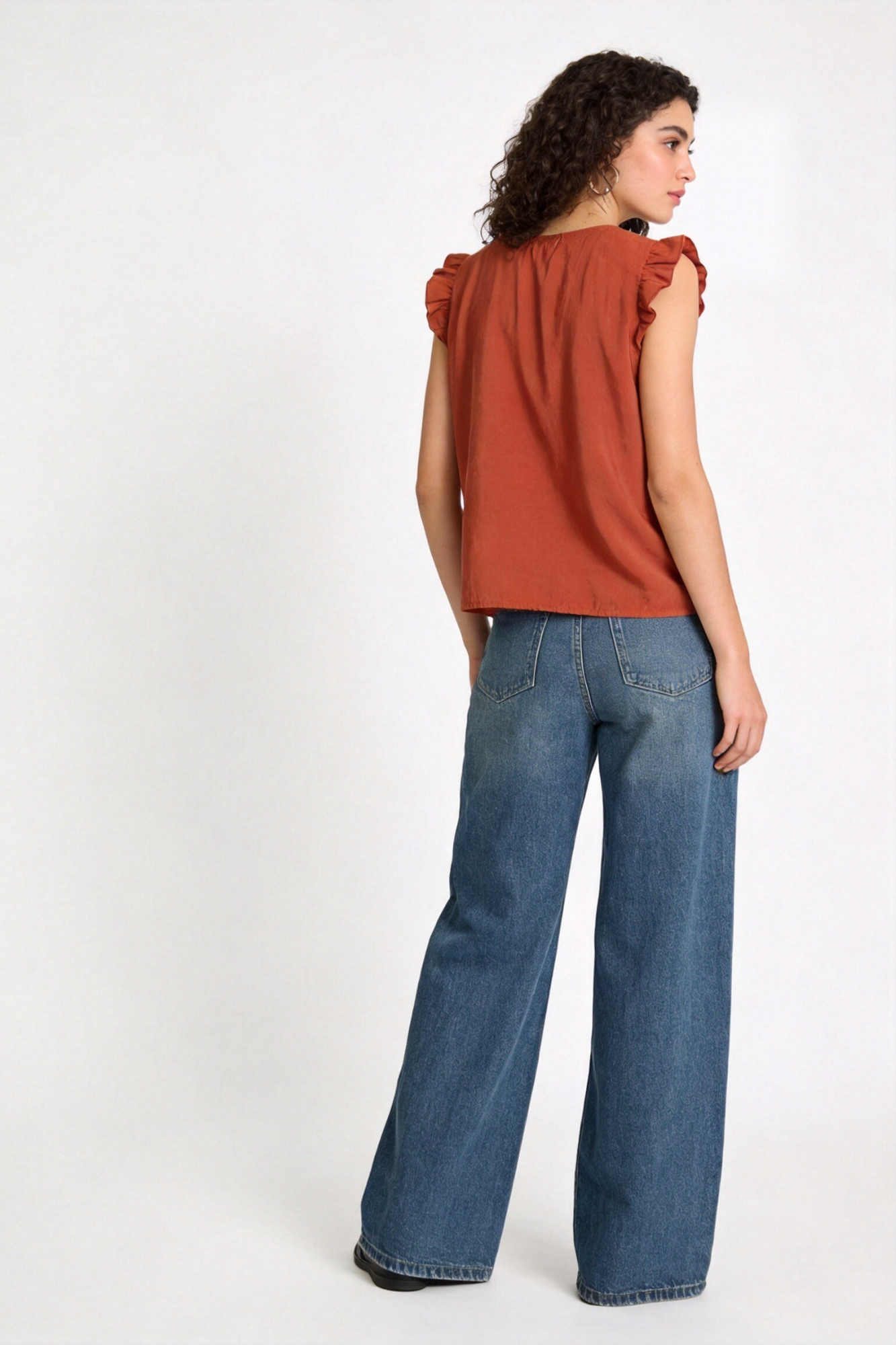 blouse fluide a volants col fendu image 7
